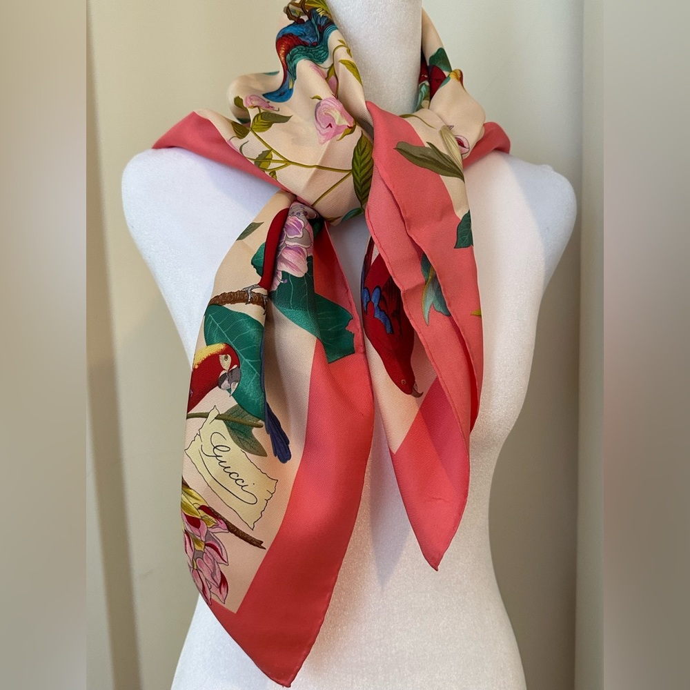 GUCCI RARE AUTHENTIC "Birds Multicolor" Women's Luxury Vintage Silk Scarf  34"